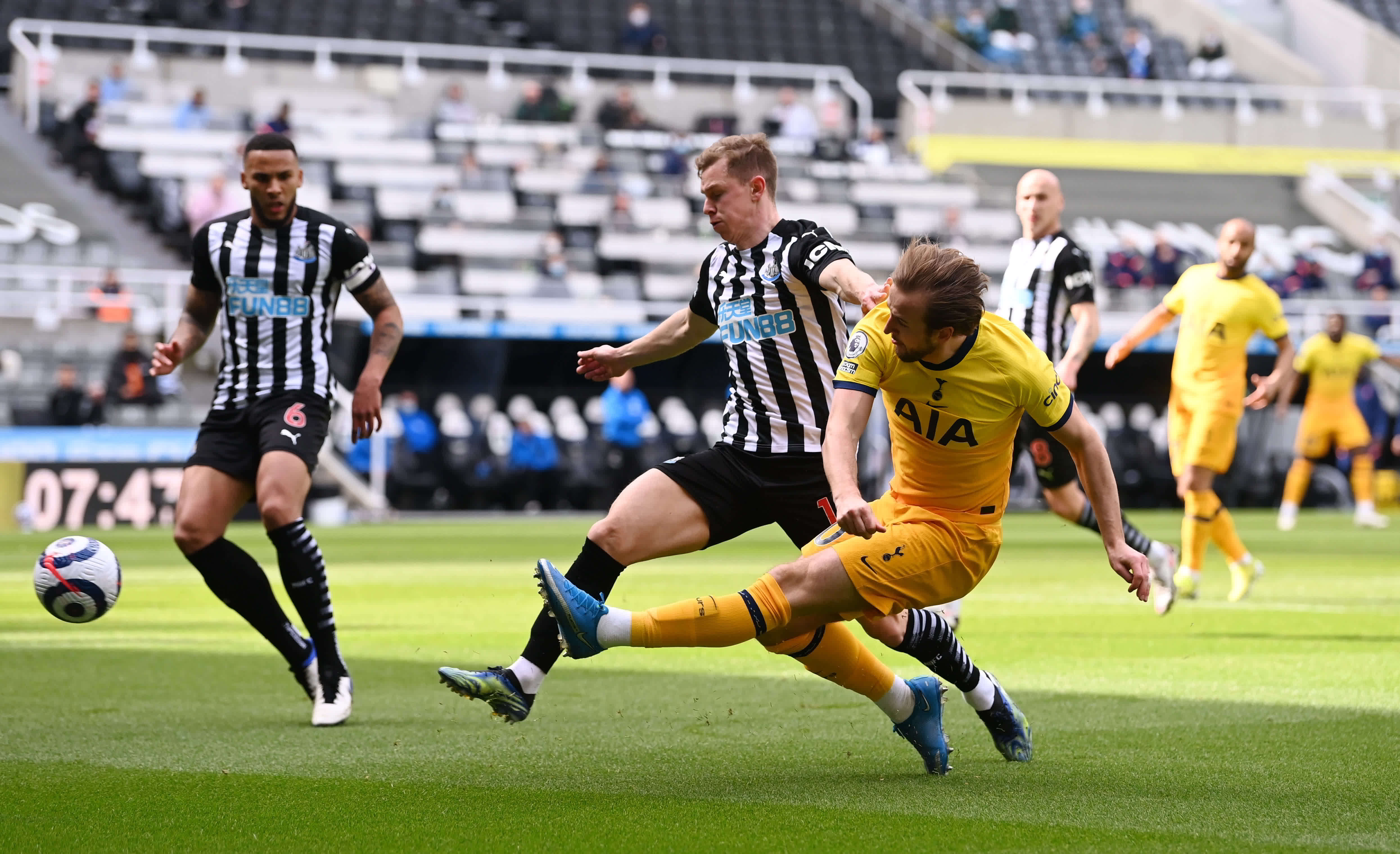 英的锋线爆 英的锋线爆